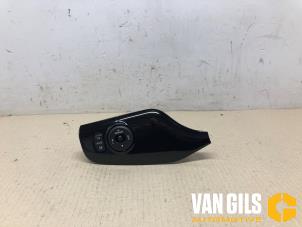 Usados Interruptor de retrovisor Kia Cee'd Sportswagon (JDC5) 1.6 GDI 16V Precio de solicitud ofrecido por Van Gils Automotive