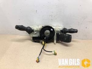 Usados Interruptor combinado columna de dirección Renault Scénic III (JZ) 1.2 16V TCe 115 Energy Precio de solicitud ofrecido por Van Gils Automotive