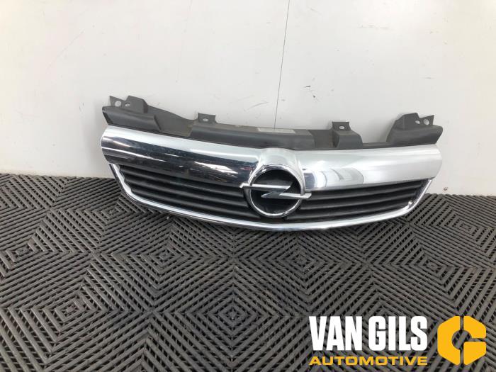 Używane Grill Opel Zafira (M75) 1.8 16V Ecotec Cena € 50,00 Procedura marży oferowane przez Van Gils Automotive
