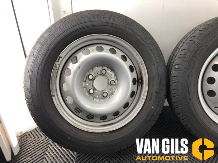 Set of wheels from a Mercedes-Benz Vito Tourer (447.7) 2.0 116 CDI 16V 2020