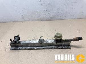Used Fuel injector nozzle Honda CR-V (RD1/3) 2.0i 16V VTEC Price on request offered by Van Gils Automotive