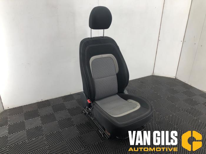 Seat, left from a Kia Cee'd Sportswagon (JDC5) 1.6 GDI 16V 2015