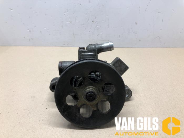 Usagé Pompe de direction Honda CR-V (RD1/3) 2.0i 16V VTEC Prix € 60,00 Règlement à la marge proposé par Van Gils Automotive