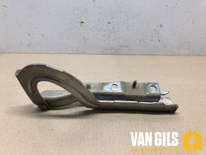 Used Bonnet Hinge Fiat Scudo (270) 2.0 D Multijet Price on request offered by Van Gils Automotive