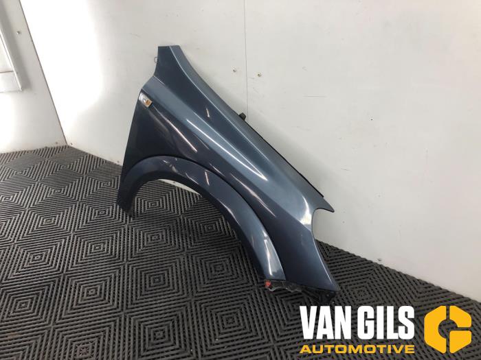 Front wing, right from a Opel Astra H Twin Top (L67) 1.8 16V 2007