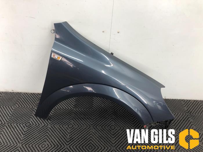Front wing, right from a Opel Astra H Twin Top (L67) 1.8 16V 2007
