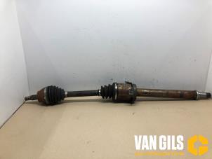 Used Front drive shaft, right Mercedes B (W245,242) 2.0 B-180 CDI 16V Price € 150,00 Margin scheme offered by Van Gils Automotive
