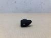 Central locking switch from a Renault Clio IV (5R) 1.5 dCi 90 FAP 2017
