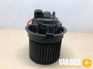 Used Heating and ventilation fan motor Renault Clio IV (5R) 1.5 dCi 90 FAP Price on request offered by Van Gils Automotive