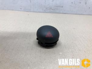 Usados Interruptor de luz de pánico Mini Mini (R56) 1.6 16V Cooper S Precio de solicitud ofrecido por Van Gils Automotive