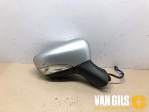 Used Wing mirror, right Renault Clio IV (5R) 1.5 dCi 90 FAP Price on request offered by Van Gils Automotive