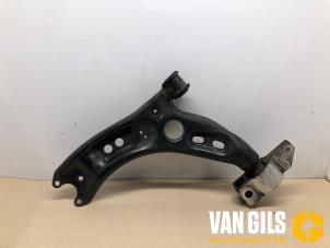 Używane Wahacz zawieszenia dolny lewy przód Volkswagen Golf VI (5K1) 1.4 TSI 122 16V Cena na żądanie oferowane przez Van Gils Automotive