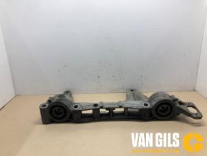 Używane Wspornik mechanizmu róznicowego Mercedes Vito Mixto (447.7) 2.2 116 CDI 16V Cena na żądanie oferowane przez Van Gils Automotive
