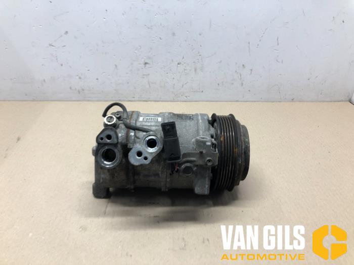 Air conditioning pump from a Mercedes-Benz Vito Mixto (447.7) 2.2 116 CDI 16V 2015