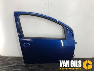 Używane Drzwi prawe przednie wersja 4-drzwiowa Toyota Aygo (B10) 1.0 12V VVT-i Cena € 175,00 Procedura marży oferowane przez Van Gils Automotive