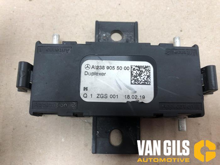 Używane Antena (rózne) Mercedes C (W205) C-300 2.0 Turbo 16V Cena € 29,99 Procedura marży oferowane przez Van Gils Automotive