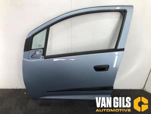 Usados Puerta 2 puertas izquierda Chevrolet Spark (M300) 1.0 16V Precio de solicitud ofrecido por Van Gils Automotive