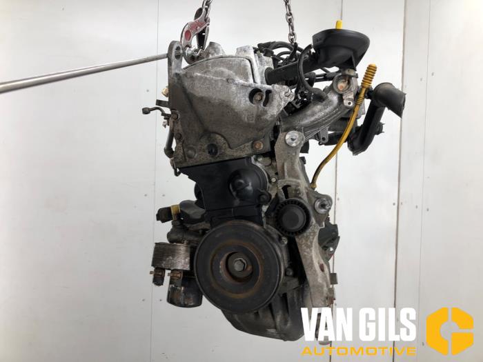 Engine from a Renault Clio III Estate/Grandtour (KR) 1.2 16V TCE 100 2009