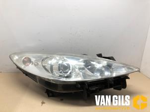 Used Headlight, right Peugeot 307 SW (3H) 2.0 16V Price on request offered by Van Gils Automotive
