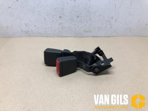 Usagé Attache ceinture arrière central Volkswagen Polo VI (AW1) 1.0 TSI 12V Prix sur demande proposé par Van Gils Automotive