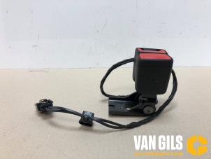 Used Rear seatbelt buckle, right Ford Fiesta 7 1.0 EcoBoost 12V 100 Price € 29,99 Margin scheme offered by Van Gils Automotive