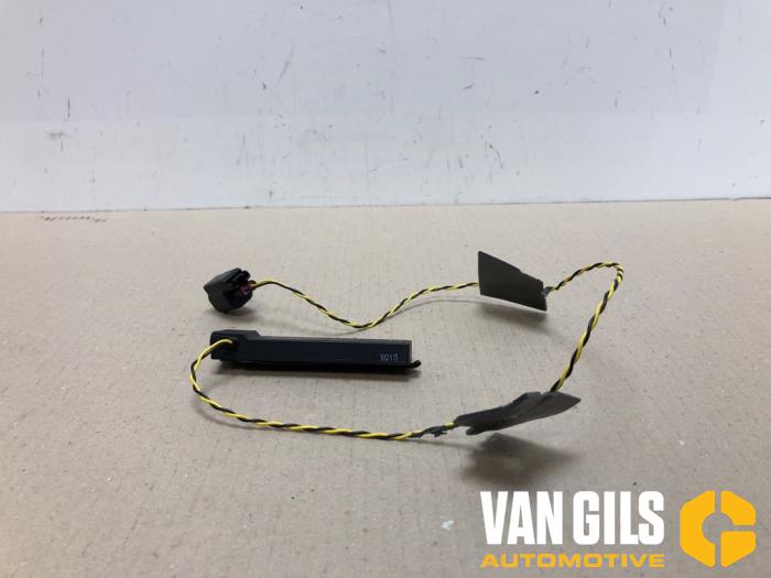 Używane Keyless Entry-Antena Ford Fiesta 7 1.0 EcoBoost 12V 100 Cena € 29,99 Procedura marży oferowane przez Van Gils Automotive