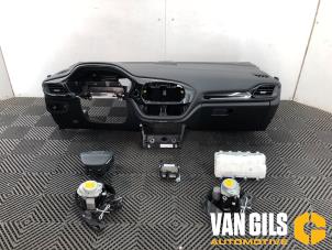 Używane Airbag set + dashboard Ford Fiesta 7 1.0 EcoBoost 12V 100 Cena € 999,99 Procedura marży oferowane przez Van Gils Automotive
