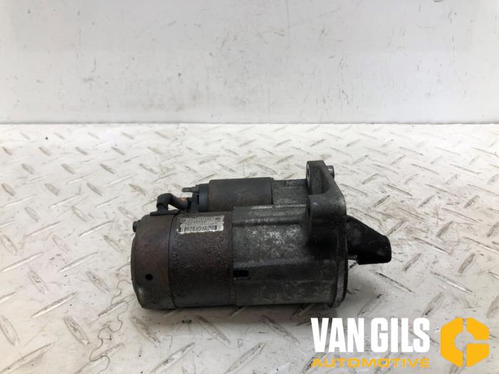 Used Starter Chrysler Voyager/Grand Voyager (RG/RS) 2.4i 16V Price € 30,00 Margin scheme offered by Van Gils Automotive