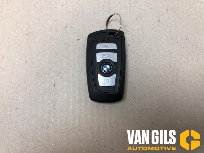 Używane Klucz BMW 5 serie (F10) 530i 24V TwinPower Turbo Cena € 45,00 Procedura marży oferowane przez Van Gils Automotive
