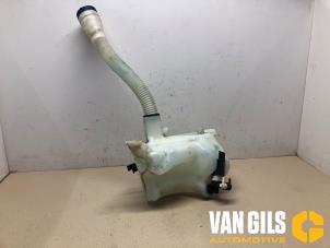 Używane Zbiornik spryskiwacza przód Citroen C4 Picasso (UD/UE/UF) 1.6 16V VTi 120 Cena na żądanie oferowane przez Van Gils Automotive