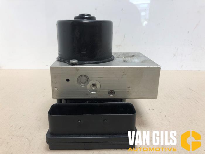 Gebrauchte ABS Pumpe Mercedes CLC (C203) 2.2 220 CDI 16V Preis € 125,00 Margenregelung angeboten von Van Gils Automotive