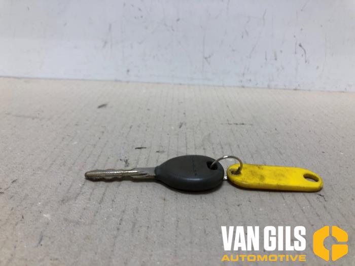 Używane Klucz Dodge Ram Van 2.4 16V Cena na żądanie oferowane przez Van Gils Automotive