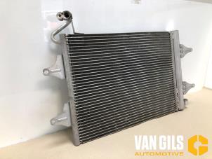 Klima Kondensor van een Volkswagen Polo IV (9N1/2/3) 1.2 12V 2006