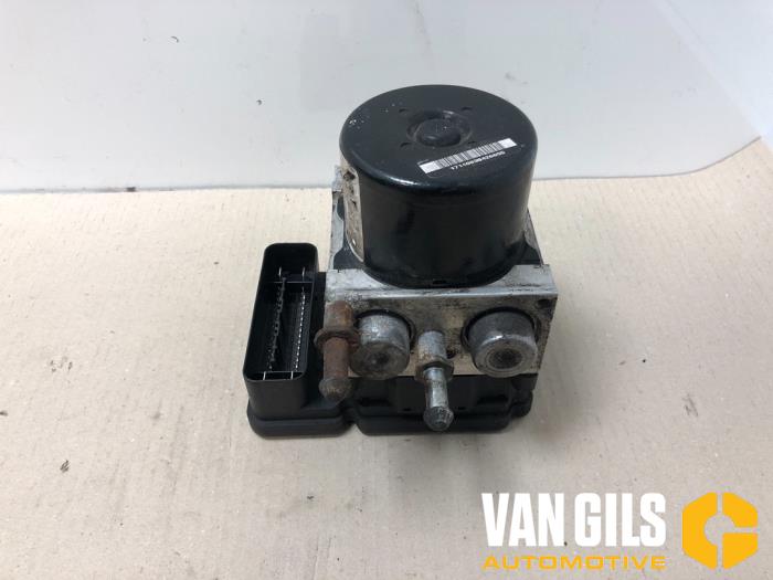 Usagé Bloc ABS Chrysler Voyager/Grand Voyager (RG/RS) 2.8 CRD 16V Autom. Prix sur demande proposé par Van Gils Automotive
