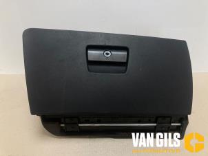 Begagnade Handskfack BMW 3 serie (E90) 318i 16V Pris € 35,00 Marginaltabell erbjuds av Van Gils Automotive
