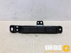 Begagnade Innerbelysning, fram Nissan Qashqai (J12) 1.5 VC-T e-Power 16V Pris € 30,00 Marginaltabell erbjuds av Van Gils Automotive