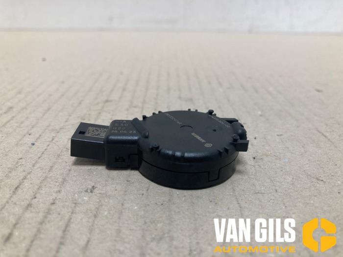 Regensensor van een Nissan Qashqai (J12) 1.5 VC-T e-Power 16V 2023