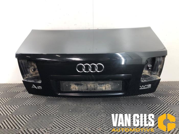 Używane Tylna klapa Audi A8 (D3) 6.0 W12 48V Quattro Cena € 150,00 Procedura marży oferowane przez Van Gils Automotive