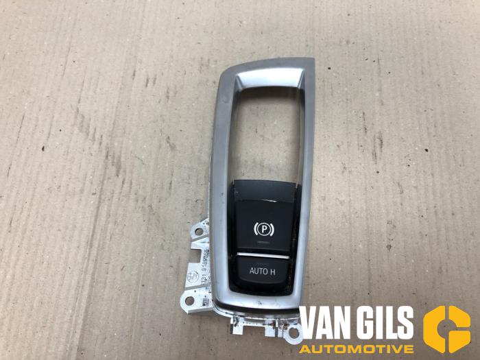 Gebrauchte Handbremse Schalter BMW 5 serie Touring (F11) 520d 16V Preis € 30,00 Margenregelung angeboten von Van Gils Automotive