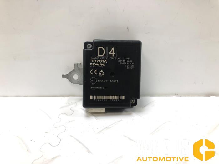 Używane Keyless Entry-Antena Toyota Yaris IV (P21/PA1/PH1) 1.5 12V Hybrid 115 Cena € 49,99 Procedura marży oferowane przez Van Gils Automotive