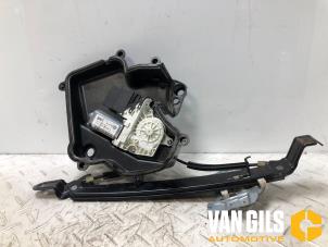 Używane Mechanizm szyby lewej tylnej wersja 4-drzwiowa Seat Leon (1P1) 2.0 FSI 16V Cena € 50,00 Procedura marży oferowane przez Van Gils Automotive