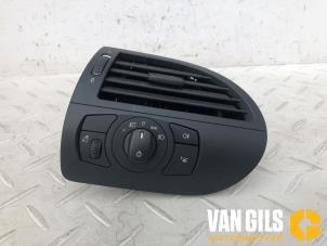 Begagnade Luftmunstycke, instrumentbräda BMW M6 (E63) 5.0 V10 40V Pris € 30,00 Marginaltabell erbjuds av Van Gils Automotive