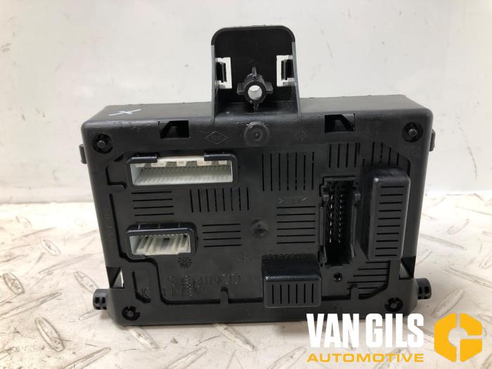 Used Body control computer Renault Clio III (BR/CR) 1.2 16V TCe 100 Price € 50,00 Margin scheme offered by Van Gils Automotive