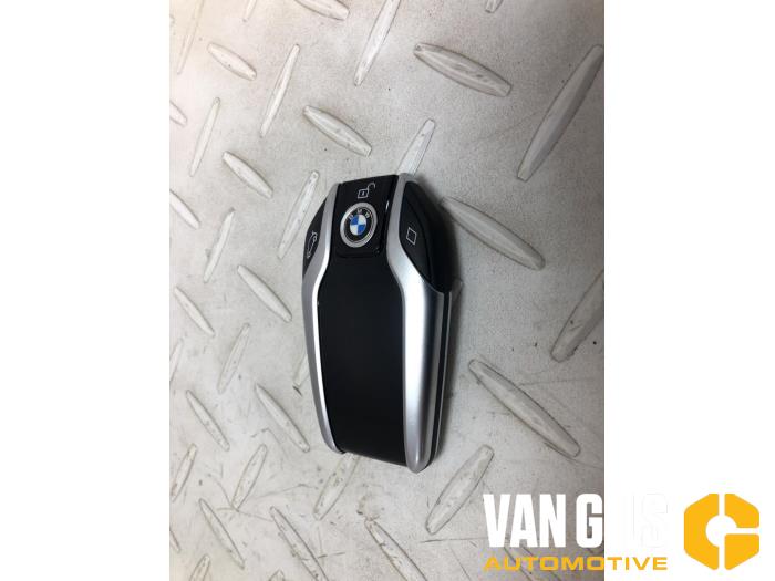 Używane Klucz BMW X5 (G05) xDrive 45 e iPerformance 3.0 24V Cena € 361,79 Z VAT oferowane przez Van Gils Automotive