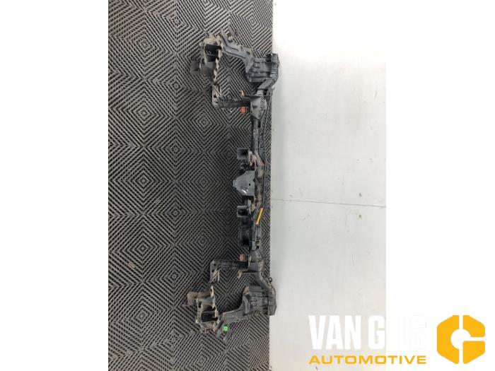 Begagnade Front Mercedes A (W169) 1.7 A-170 5-Drs. Pris € 75,00 Marginaltabell erbjuds av Van Gils Automotive