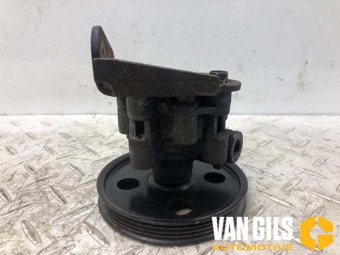 Usagé Pompe direction assistée Chrysler Voyager/Grand Voyager (RG/RS) 2.8 CRD 16V Autom. Prix sur demande proposé par Van Gils Automotive