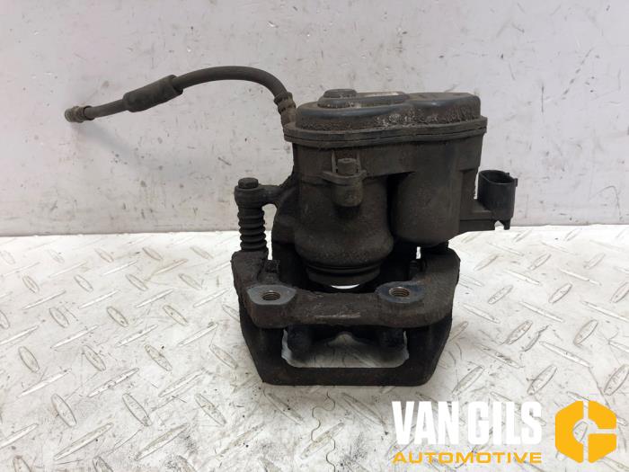 Gebrauchte Bremszange links hinten BMW 5 serie Touring (F11) 520d 16V Preis € 60,00 Margenregelung angeboten von Van Gils Automotive