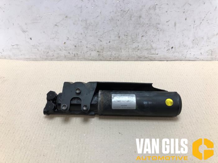 Gebrauchte Ventilblock hydraulisch Audi RS 6 Avant (C7) 4.0 V8 TFSI Performance 32V Preis € 199,99 Margenregelung angeboten von Van Gils Automotive