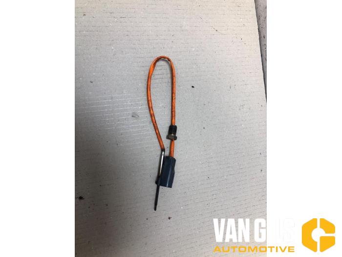 Engine temperature sensor from a Volvo V40 (MV) 1.6 D2 2014