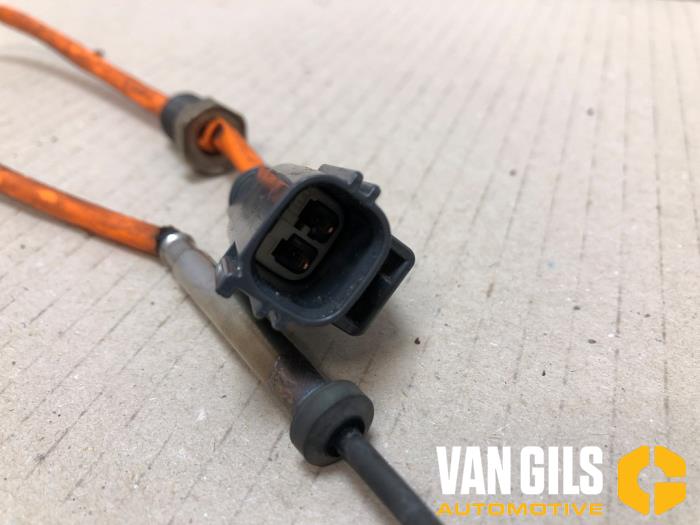 Engine temperature sensor from a Volvo V40 (MV) 1.6 D2 2014